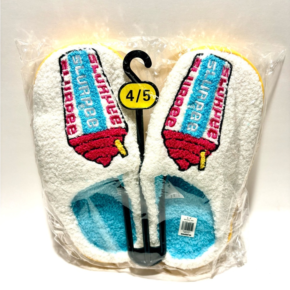 Slurpee | NWOT Plush Slippers - Men's 4/5, White/Blue/Red